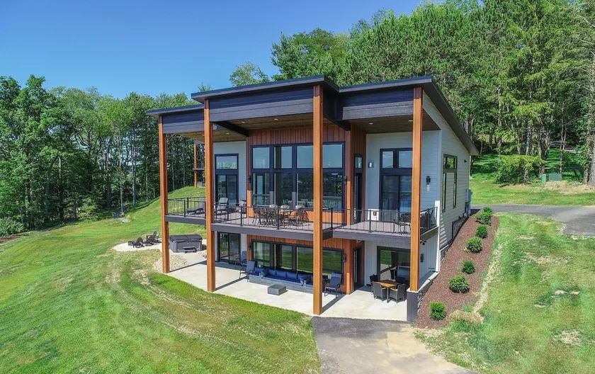 Lake Views from every room | Modern Home | Hot Tub - Image 1