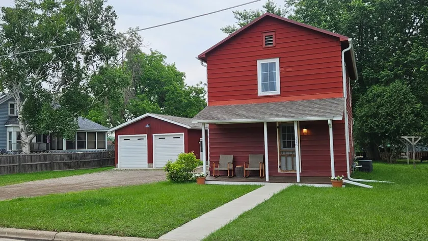 The Red House, cozy and quaint! - Image 1