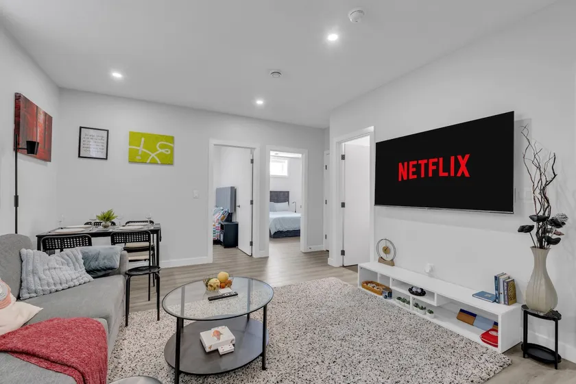 Private 2-Bedroom Suite near South Health Campus - Image 1