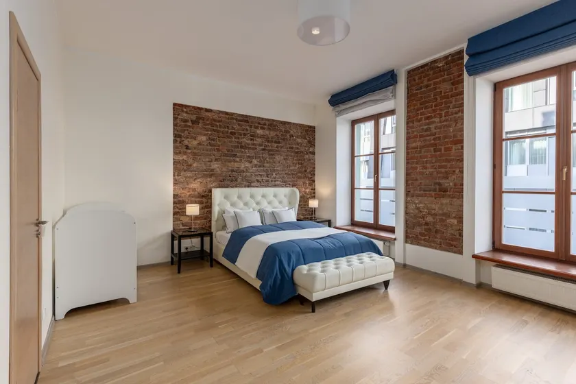 Prime Location 1bd Old Town apartment - Image 1