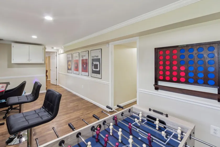 4BR Family Getaway w/ King| Mins to DC/OT|Gameroom - Image 1