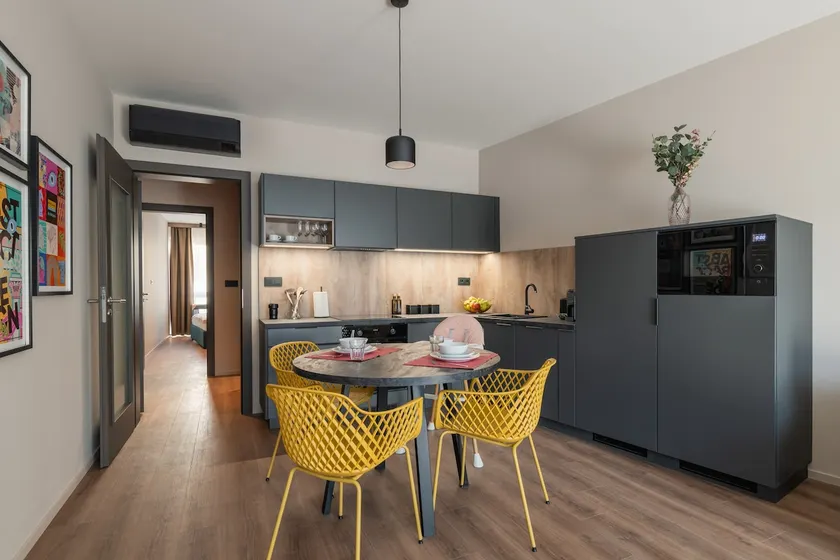 Family friendly home -Balcony,Private Garden,AC&TV - Image 1