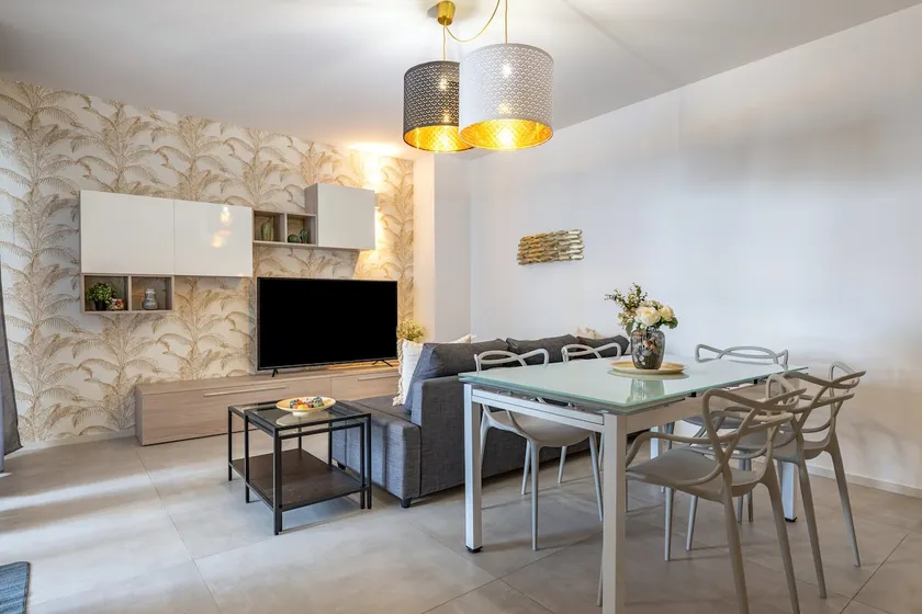 Relaxing Family Apt 250m from Beach & Free Garage - Image 1