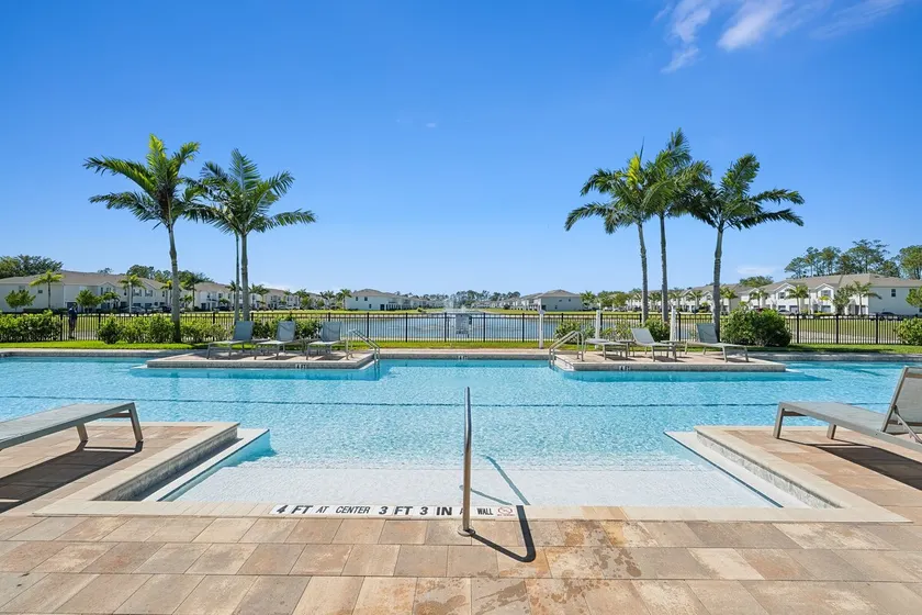 Gated Lake-View | King Suite | Near Naples Beach - Image 1