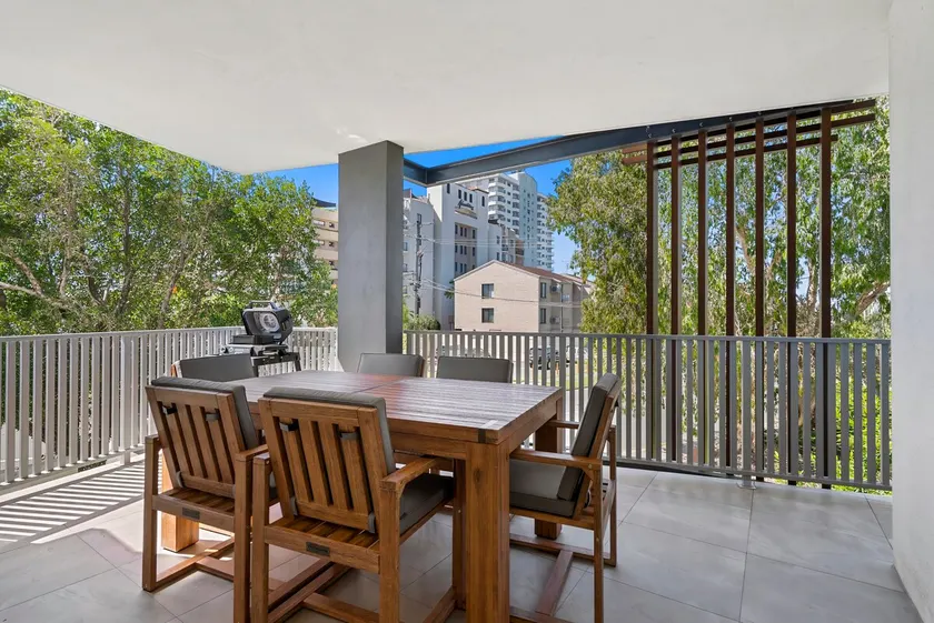 Private 3 Bedroom - 200m to the Beach - Image 1