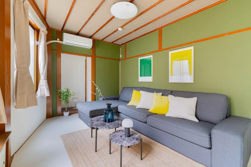 2 min to Kujo Sta.｜3 stops to Namba｜123㎡・Sleeps 15 - Image 1
