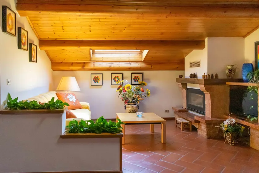 Detached house surrounded by the green Dolomites - Image 1