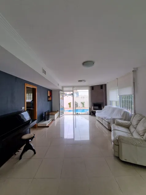 Chalet with pool near the sea - Image 1