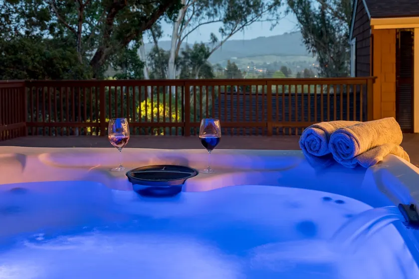 Vino Vista Wine Country 5BR Hot Tub Fire Pit Patio - Image 1