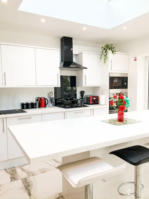 Luxury and spacious 3 bedroom home in Southampton - Image 1
