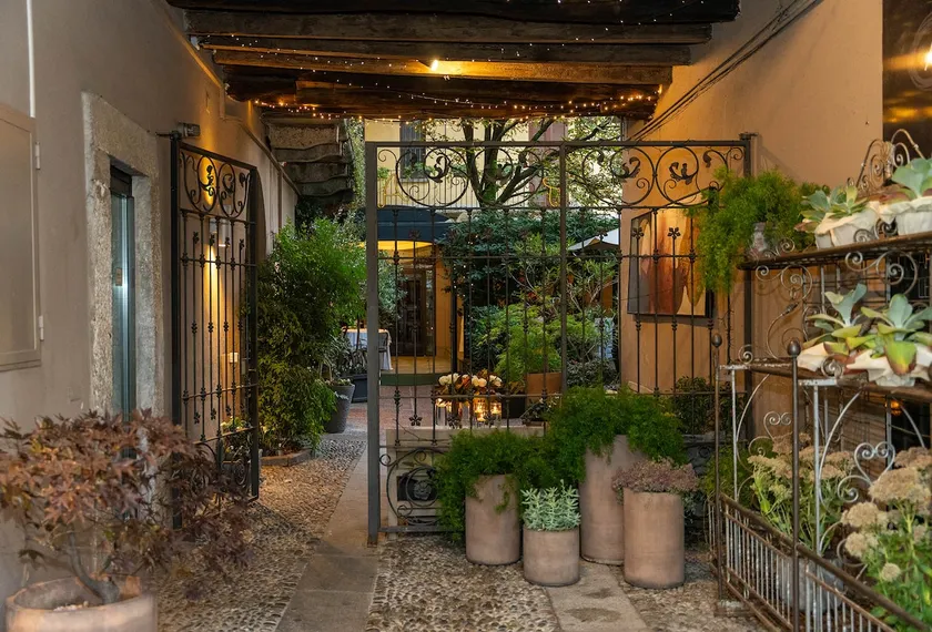 Boutique House in Historic Court - Image 1