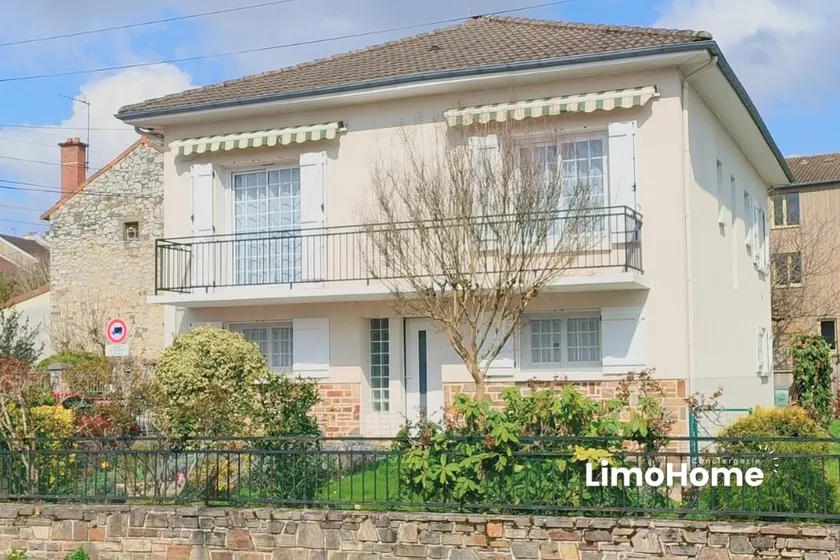 3-bedroom, 2-bathroom house, air conditioning, near Aquapolis - Image 1