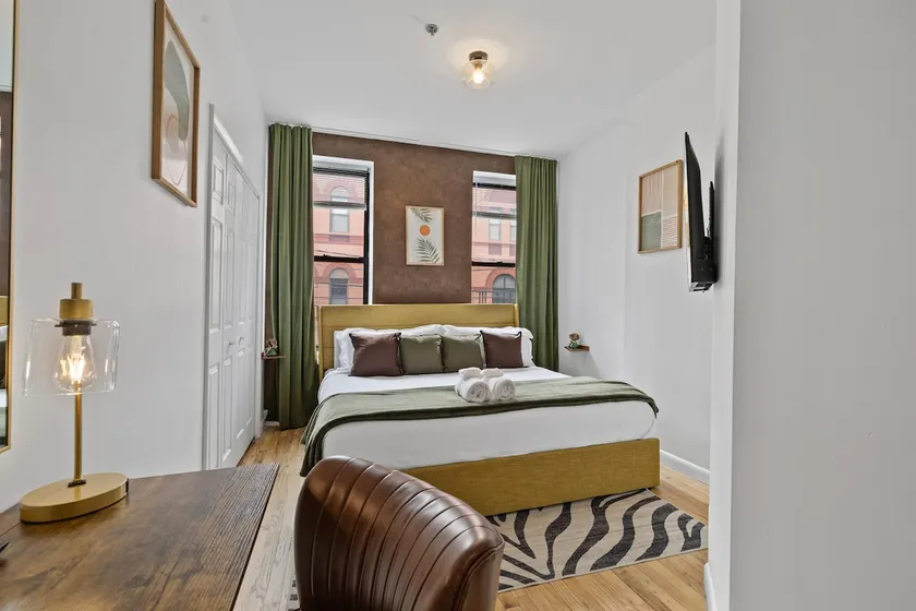 Free Parking-3br 3ba-NYC 1 Train Stop | Sleeps 10 - Image 1