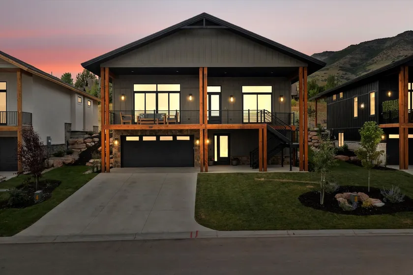Eden Mountain Home - 7 Bedrooms on Three Floors - Image 1