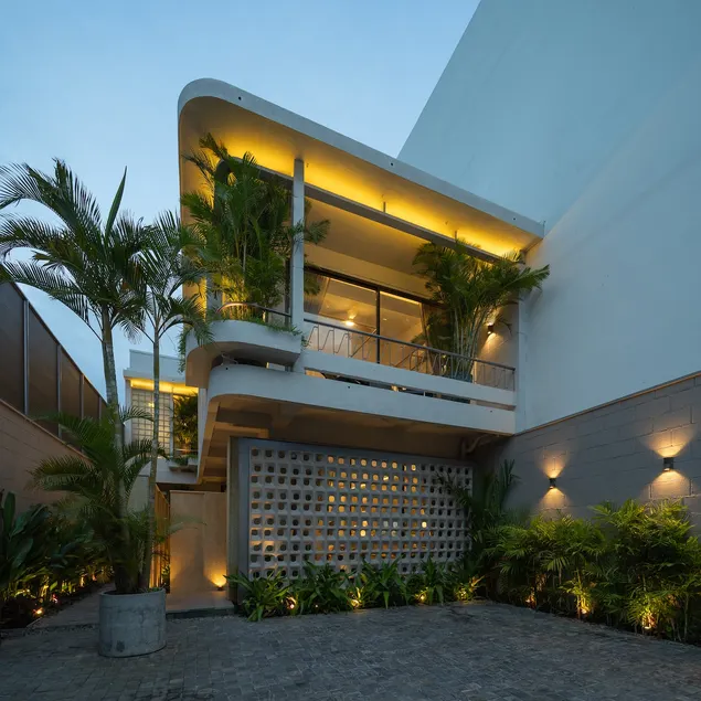 Holiday 3-Bedroom Delightful Villa @ Phan Thiet - Image 1