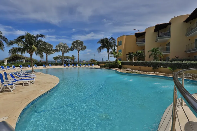Private Luxury 2 bedroom condo Ocean view, King Bed, 2 queen beds, free wifi - Image 1