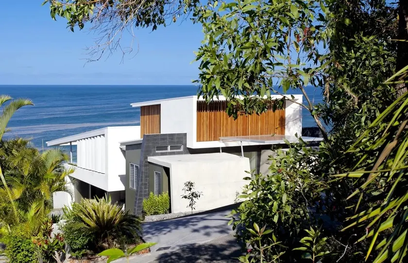 Coolum Bays Beach House, sleeps 12, ocean views - Image 1