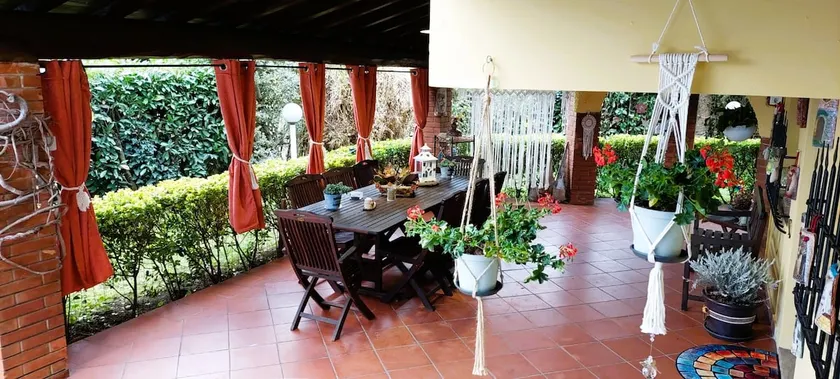 Anna's House - Image 1
