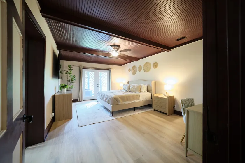 Peacock and Pine: A home for the soul 2Bed 2Bath - Image 1