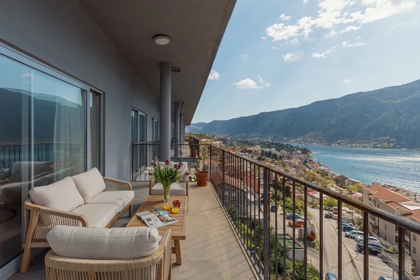 Sky Bay Residence - Image 1