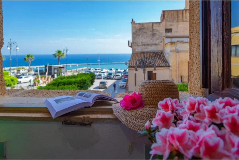 Torre del Pardo Guest House (Deluxe vista Mare) - Image 1