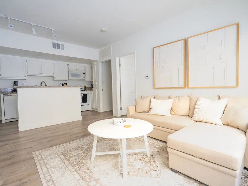 NEW! Westwood Escape 1BR, Pullout Available - Image 1