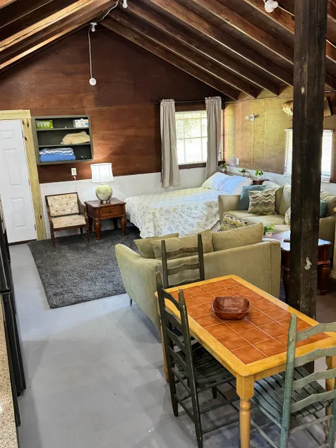 Cozy Country Studio Apartment on Pushepatapa Creek - Image 1