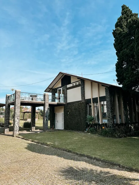 De Villa Istana Bunga Lembang by YourHome - Image 1