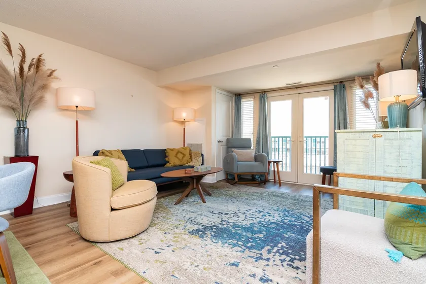 Coastal Comfort at the Beach, Sleeps 4, *w/ Pool - Image 1
