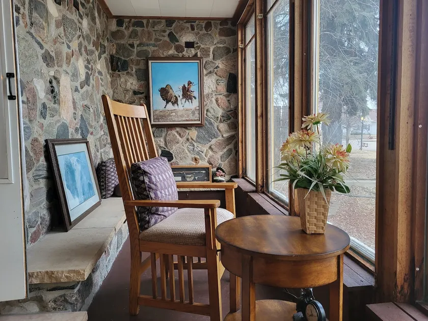 Charmer on 4th: 3BR/2BA Downtown + Fire Pit + Yard - Image 1