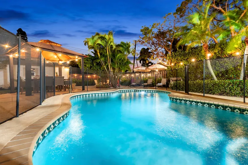 Secluded Tropical Bungalow *5 minutes to Beach* - Image 1
