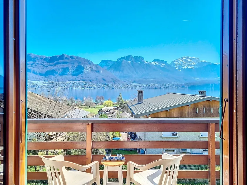 The Chalet of Happiness with LAKE VIEW - Image 1