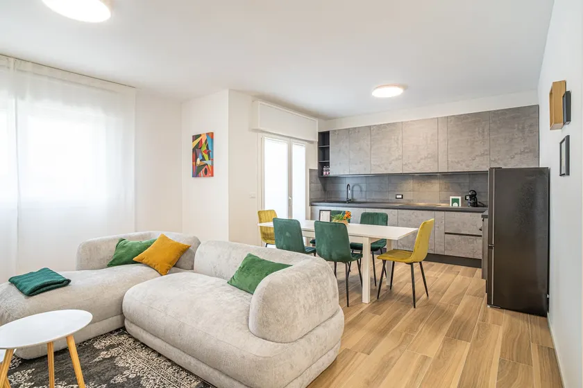 Top Apartment 3 Rooms 2 Bathrooms Pordenone center - Image 1