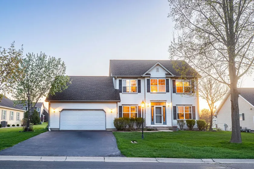 4 bedroom | 3 bath | Pet friendly with amenities - Image 1