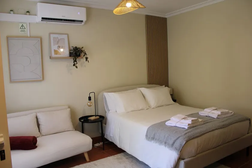 Carmo guestroom - Image 1