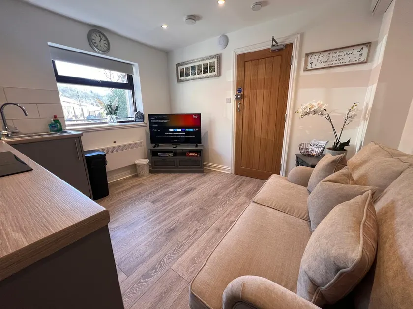 Apartment 1 The Baileys Cwm 2 Bedroom Sleeps 4 - Image 1