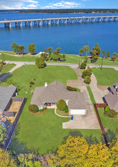 Lakefront Retreat w/ Stunning View and Big Yard - Image 1
