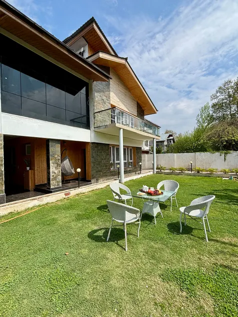 The Woodstone Villa By Nivaas• Entire 5bhk Villa • - Image 1