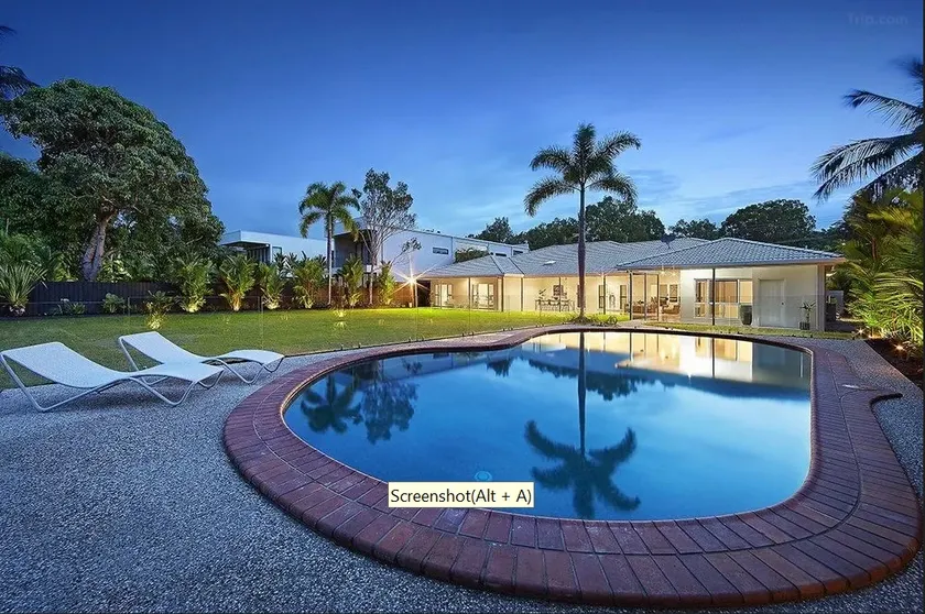 Da White Beachfront House Near Palm Cove - Image 1