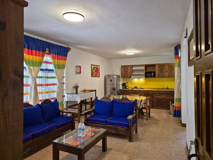Spacious apartment with breakfast included - Image 1