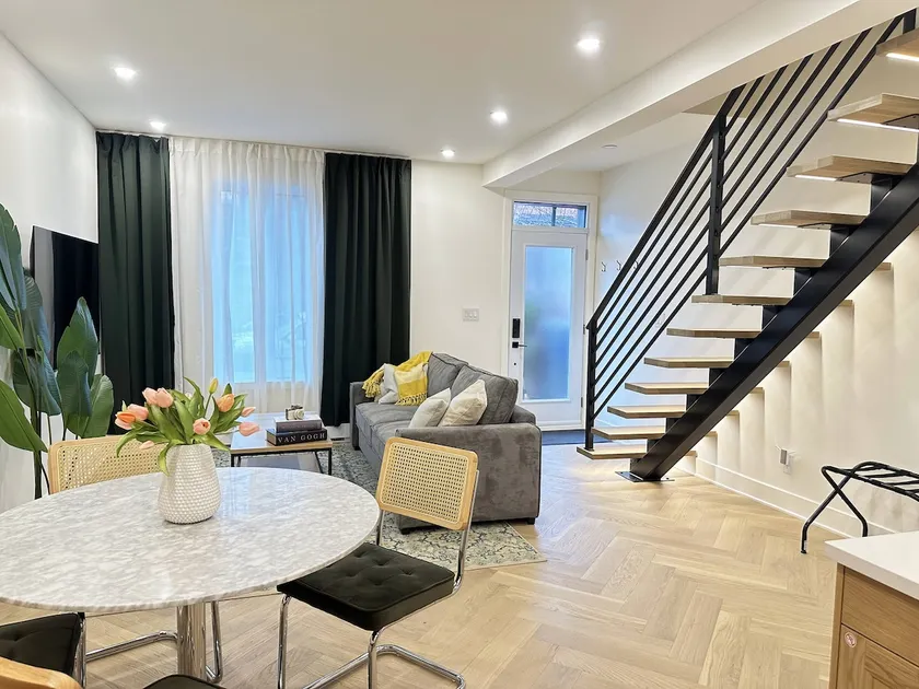 Luxurious 2BR 2BATH 2PRK Little Italy EV Charger - Image 1