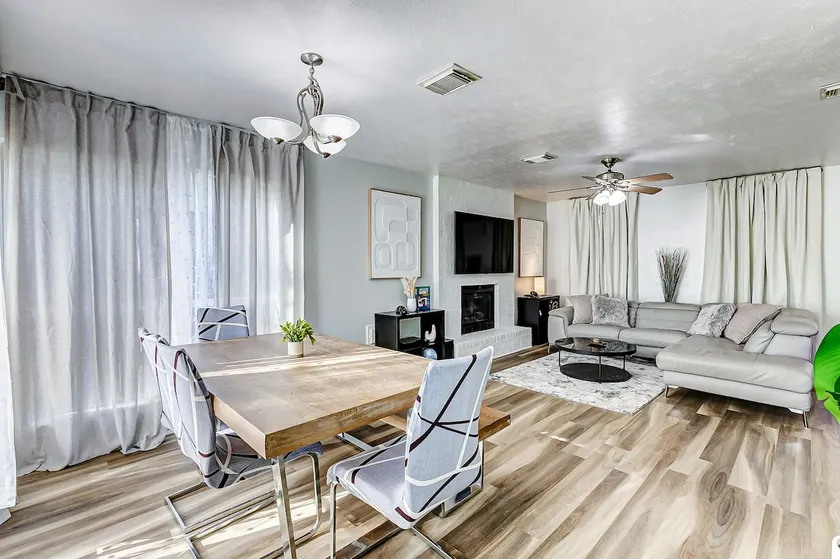 Cozy Stay in The Woodlands TX - Image 1