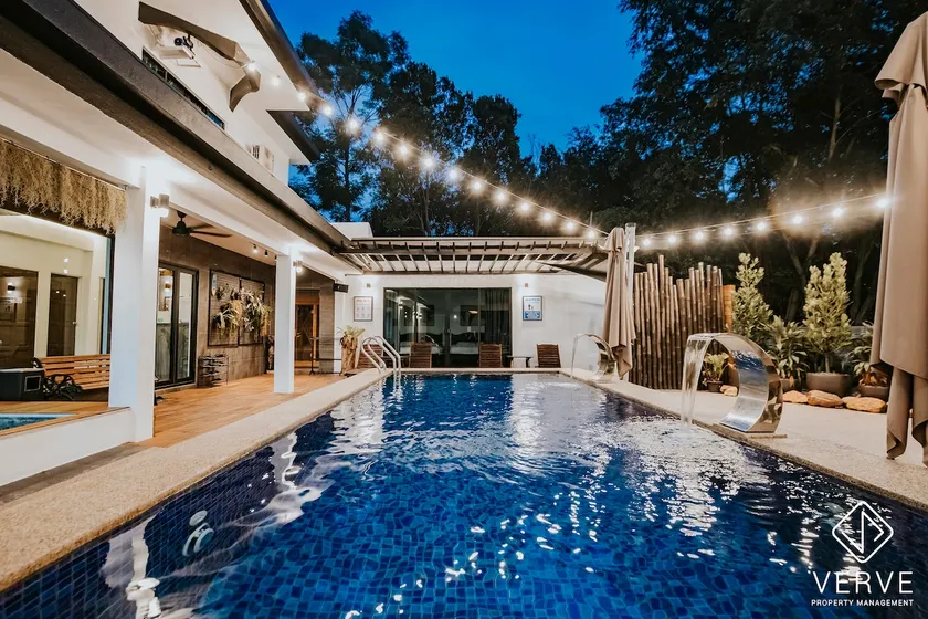 Ipoh Cozy 27 Pool Villa 6B5B 30 pax by Verve - Image 1