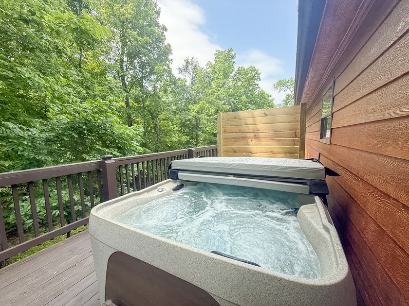 Cabin w/ Hot Tub in Center of Shawnee Wine Trail! - Image 1