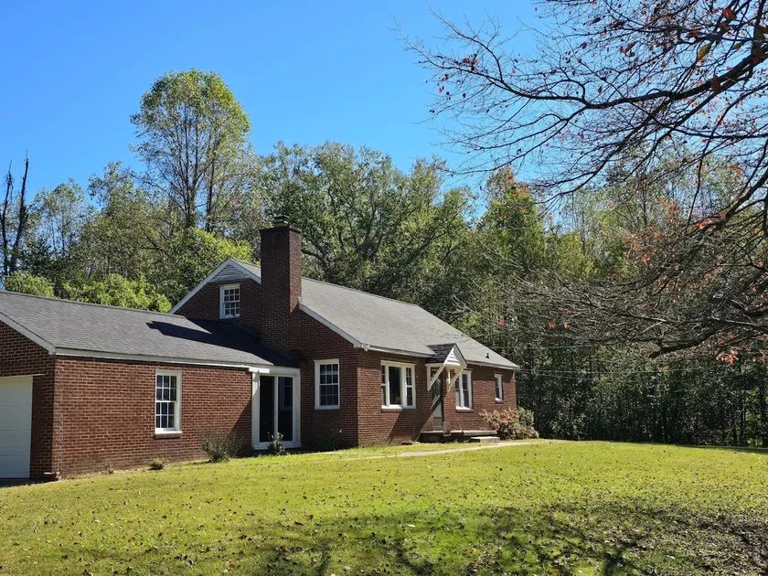 Hidden Gem in Rocky Top - Image 1
