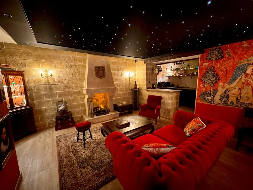 Le Cocon du Sorcier - Home Cinema & Escape Game - Image 1