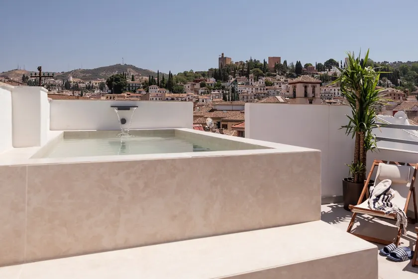 Navas 402 Ático & Pool Alhambra views - Image 1