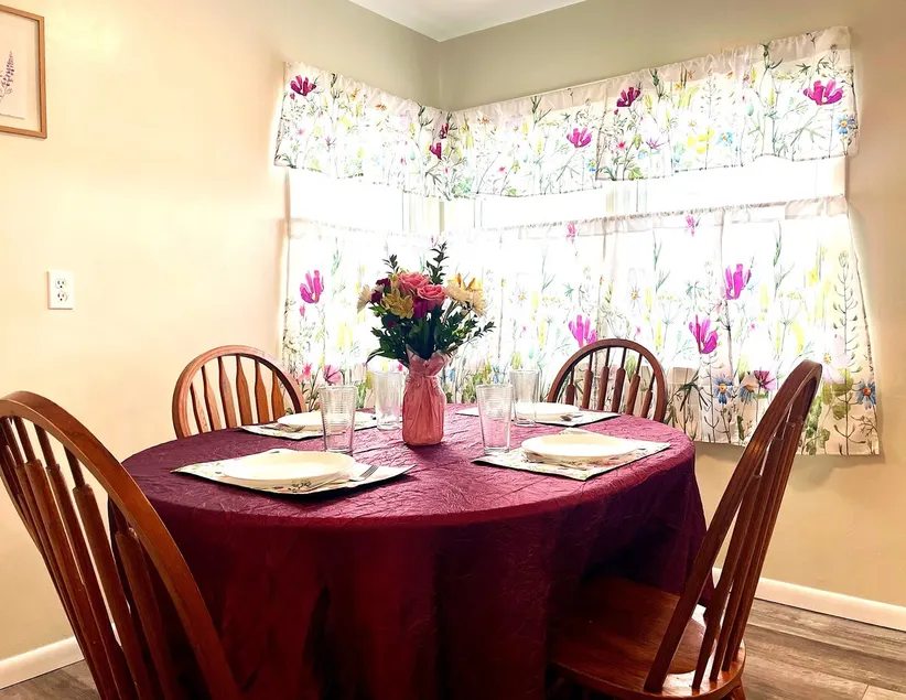 Emerald - GREAT PARK, 3br, Yard, Pet-Friendly - Image 1