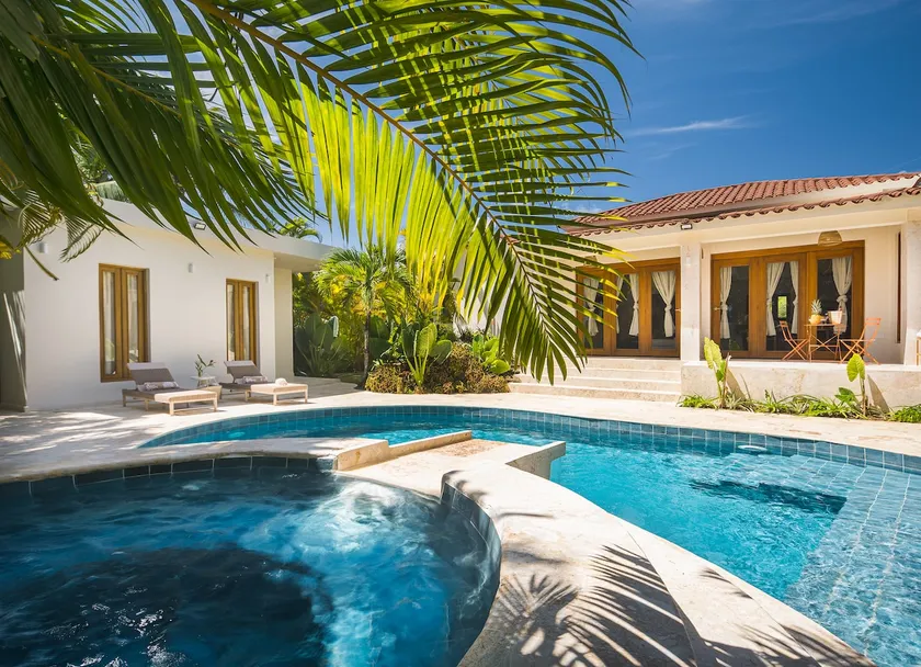 Tropical Roga Villa with Private Pool - Image 1