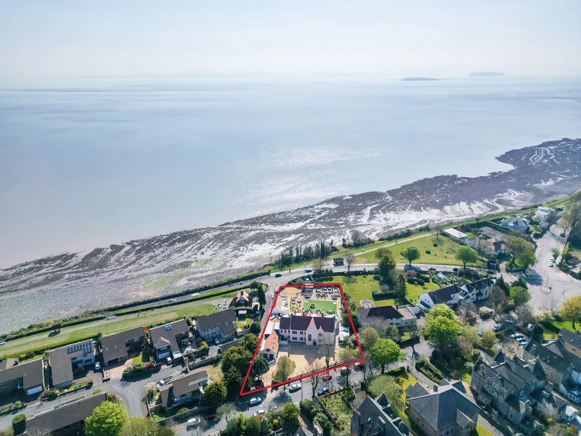 203 Holm House | Luxe Seaview Loft + Copper Bath - Image 1